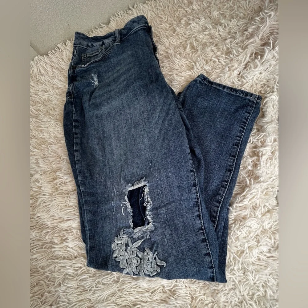 Lane Bryant Distressed Embelished Capri Jeans - Picture 6 of 7